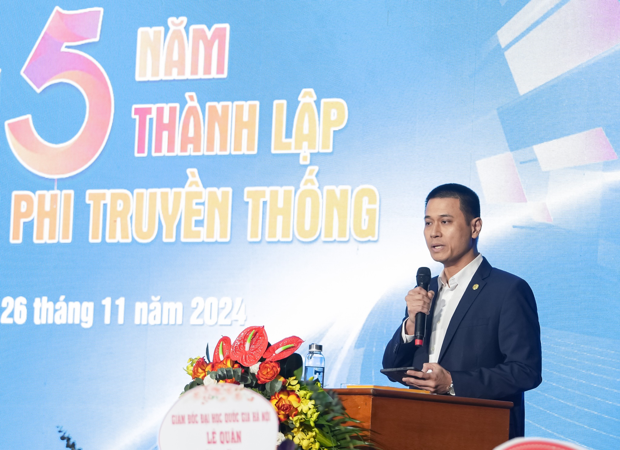 TS Nguyễn Việt Long, Ủy viên Hội đồng lý luận Trung ương, Giám đốc Sở Khoa học và Công nghệ tỉnh Bình Dương phát biểu.